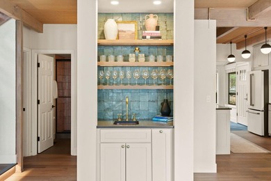 Experience elevated living in Black Butte Ranch with this - photo 8
