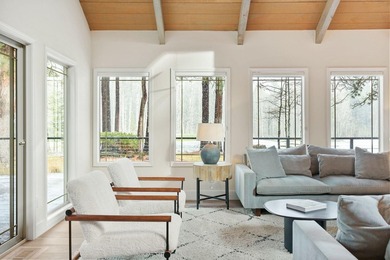 Experience elevated living in Black Butte Ranch with this - photo 9