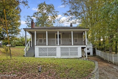 Melton Hill Lake Home Sale Pending in Clinton Tennessee