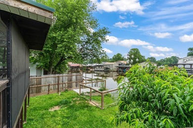 Welcome to your own slice of waterfront luxury on beautiful Lake - photo 2