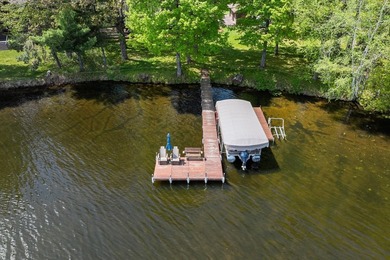 Set on sought-after Squirrel Lake, this inviting year-round 3 BD - photo 4