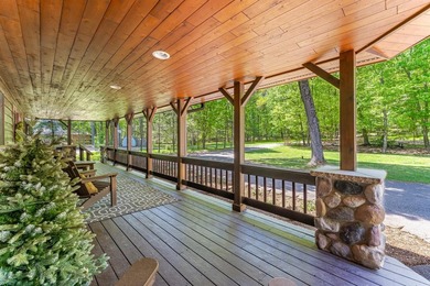 Set on sought-after Squirrel Lake, this inviting year-round 3 BD - photo 5