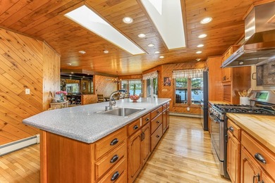 Set on sought-after Squirrel Lake, this inviting year-round 3 BD - photo 10
