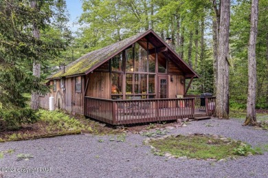 Lake Naomi Home For Sale in Pocono Pines Pennsylvania