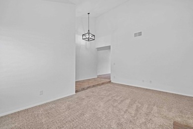 Welcome to this beautifully maintained single story home - photo 6