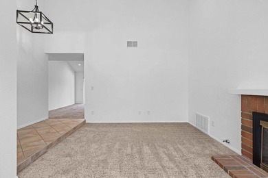 Welcome to this beautifully maintained single story home - photo 7