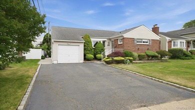 Welcome to 45 Margaret Road, a beautifully maintained move-in - photo 3
