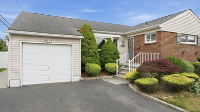 Welcome to 45 Margaret Road, a beautifully maintained move-in - photo 4