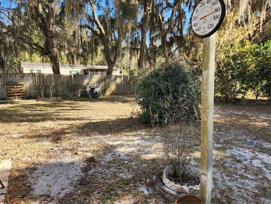 Welcome to this charming 3-bedroom, 2-bathroom mobile home. This - photo 9