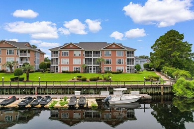 Wake up to beautiful marina views from this partially furnished - photo 2