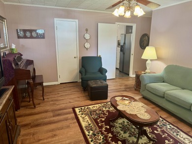 816 Funderburk Ave, located in Broadmoor Subdivision, sits on a