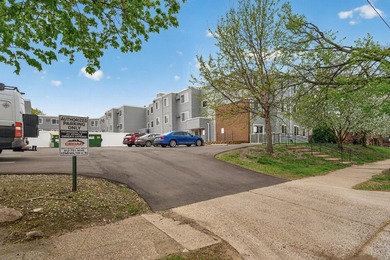 Welcome to this stylish and conveniently located condo in the - photo 32