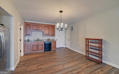 Beautiful waterfront living on Lake Hartwell in the heart of - photo 43