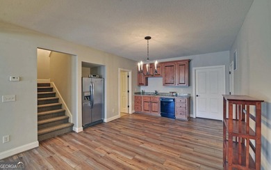 Beautiful waterfront living on Lake Hartwell in the heart of - photo 44