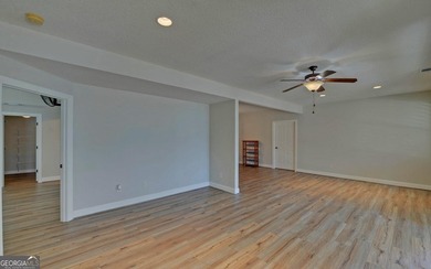 Beautiful waterfront living on Lake Hartwell in the heart of - photo 47