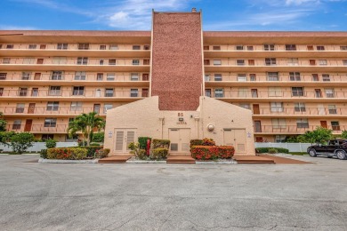 Lake Condo For Sale in Delray Beach, Florida