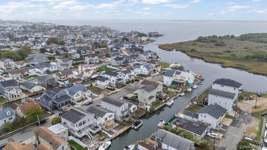 (private lake, pond, coastal) Home Sale Pending in Lindenhurst New York