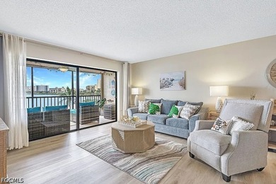 Paradise awaits! Priced below recent appraisal of $468,000! This - photo 3