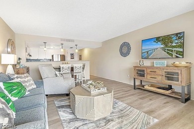 Paradise awaits! Priced below recent appraisal of $468,000! This - photo 5