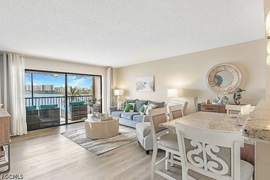 Paradise awaits! Priced below recent appraisal of $468,000! This - photo 6