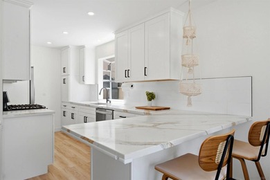 Tucked in one of San Diego's most coveted coastal neighborhoods - photo 6