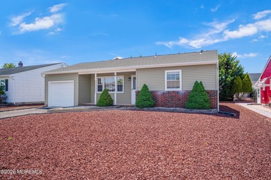 This charming 2-bedroom, 1-bathroom home with newly installed - photo 1