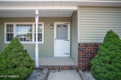 This charming 2-bedroom, 1-bathroom home with newly installed - photo 2