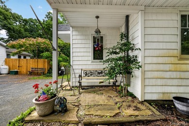 The home provides generous room sizes, abundant natural light - photo 3