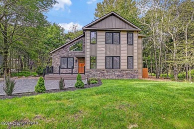 Lake Naomi Home For Sale in Pocono Pines Pennsylvania