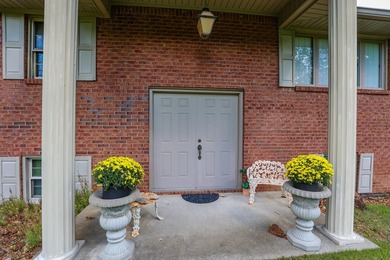 Spacious 4 bedroom, 2 bathroom brick home offering just under 2 - photo 3