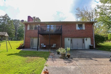 Spacious 4 bedroom, 2 bathroom brick home offering just under 2 - photo 8