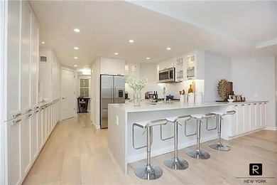 9AQ is a stunning brand new 3-bedroom and 3-bathroom - photo 3