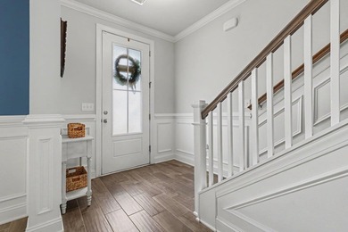 RARE -MAIN LEVEL PRIMARY SUITE ! Boasting over 3200 sq ft of - photo 3
