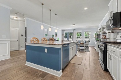 RARE -MAIN LEVEL PRIMARY SUITE ! Boasting over 3200 sq ft of - photo 7