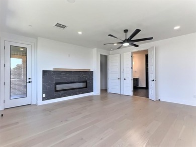 (private lake, pond, creek) Townhome/Townhouse For Sale in Fort Worth Texas