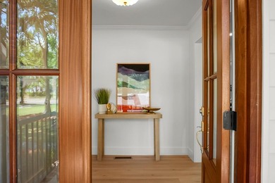 Welcome to timeless elegance in the heart of Snee Farm, one of - photo 7