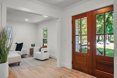Welcome to timeless elegance in the heart of Snee Farm, one of - photo 9