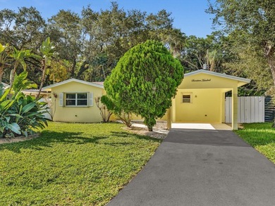 This 3-bedroom, 2-bathroom house is located in a quiet corner of - photo 1