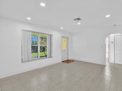 This 3-bedroom, 2-bathroom house is located in a quiet corner of - photo 9