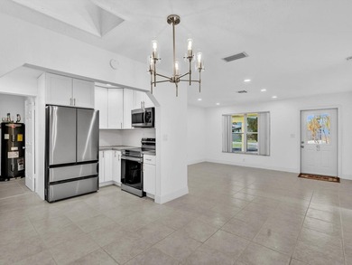 This 3-bedroom, 2-bathroom house is located in a quiet corner of - photo 10
