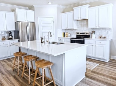 Welcome to your dream home, perfectly situated on an interior - photo 11