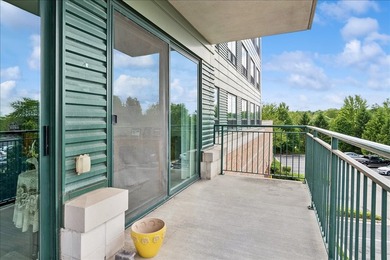 Bright 2-BR 2 Full BA End Unit w/Den; One of the largest unit in - photo 11