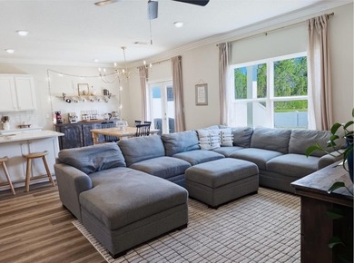 Welcome to your dream home, perfectly situated on an interior - photo 14