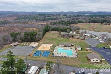 Welcome to lake living made easy in the highly sought-after - photo 21