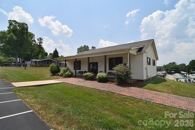 Welcome to lake living made easy in the highly sought-after - photo 29