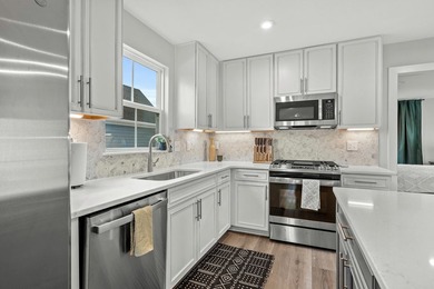 Experience the best of low maintenance living and coastal luxury - photo 10