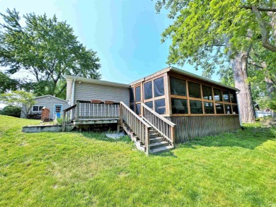 AFFORDABLE 3 BED/2 BATH ON FREEMAN!  Everything you need to - Lake Home For Sale in Monticello, Indiana