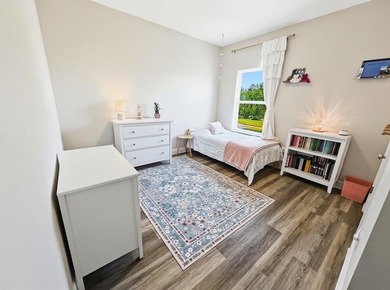 Welcome to your dream home, perfectly situated on an interior - photo 32