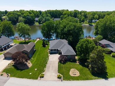 Welcome to lakefront living in Evergreen Subdivision, where - photo 1