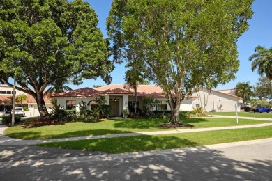 Lake Home For Sale in Plantation, Florida